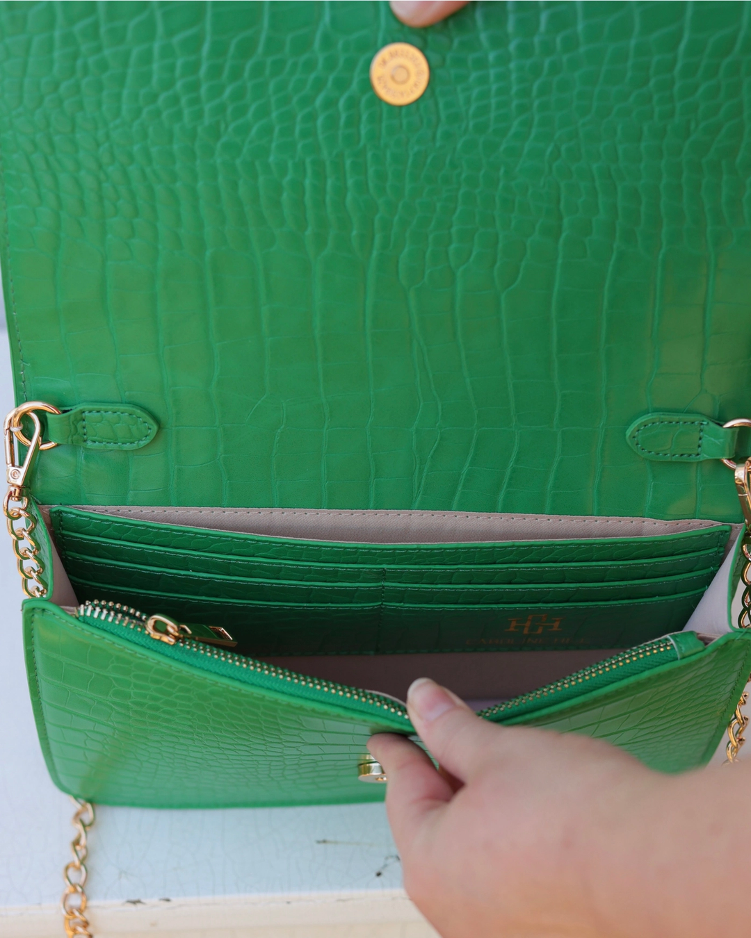 Bryn Clutch Crossbody - Kelly Green – Red display picture 3